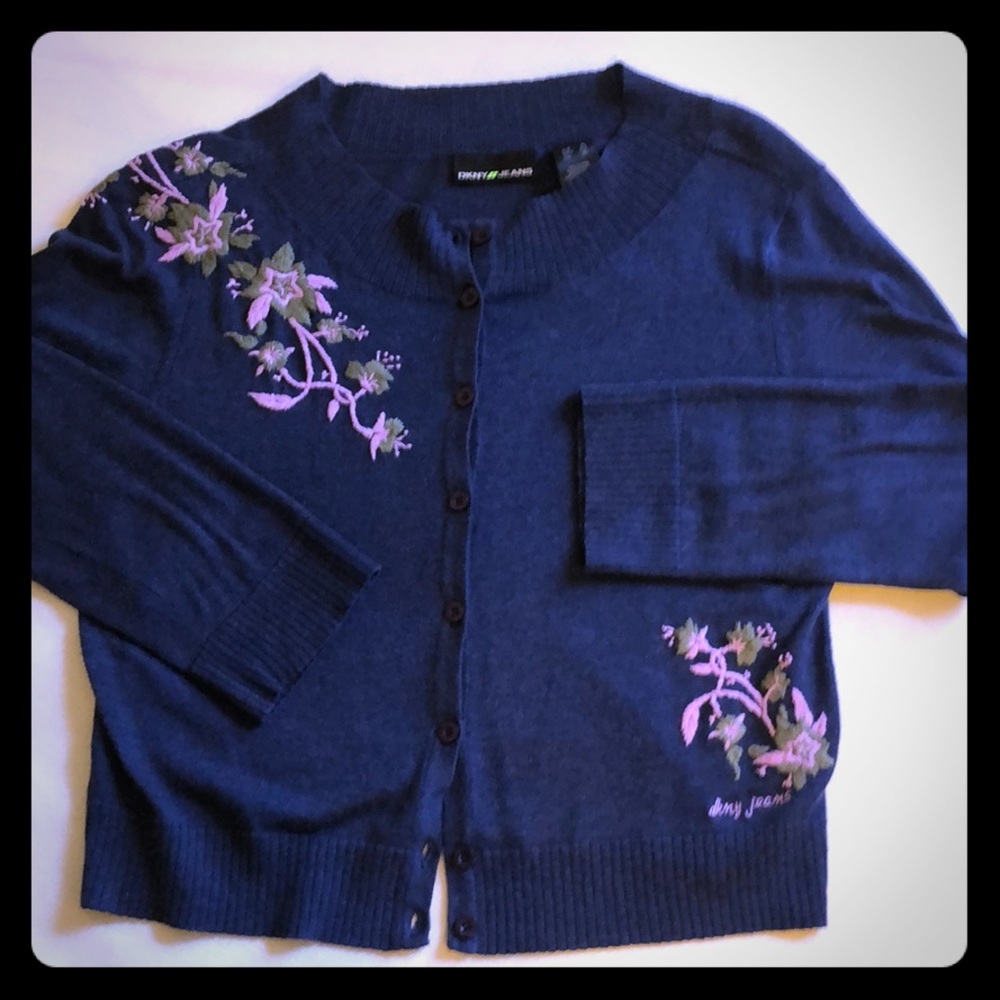 Adorable DKNY sweater / sold